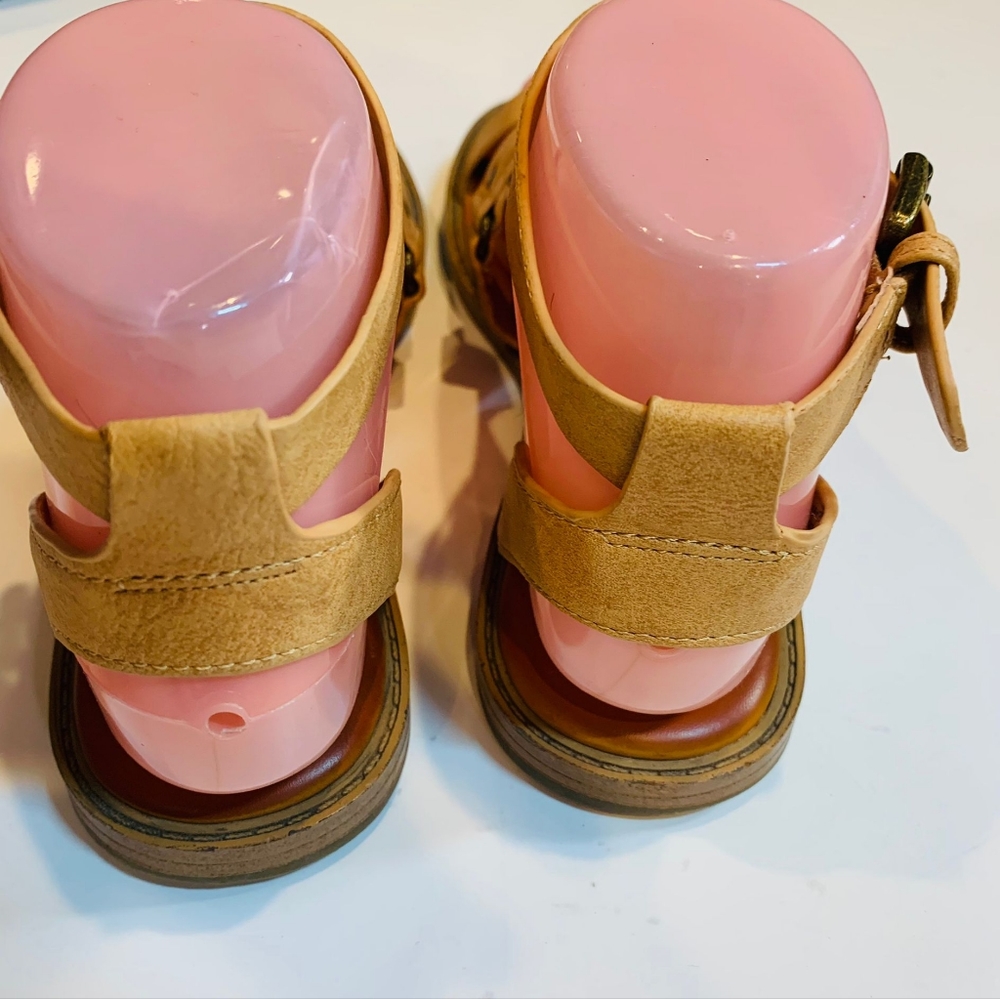Sandals - Picture 6 of 7